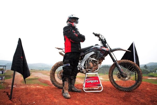 Apollo DB36 250cc Adult Dirt Bike