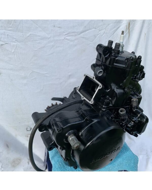 1984 HONDA CR250R OEM ENGINE MOTOR CRANKCASE CASES CYLINDER TOP END BOTTOM END
