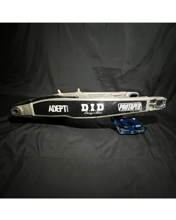 photo_6039382634690973207_w.jpg 2014-2018 Yamaha YZ250F YZ450F Swingarm Rear Swing Arm OEM Yami YZF