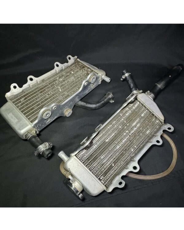 2021 05-22 YAMAHA YZ125 FILL CAP RADIATOR RIGHT & LEFT SIDE PAIR 1C3-12461-00-00