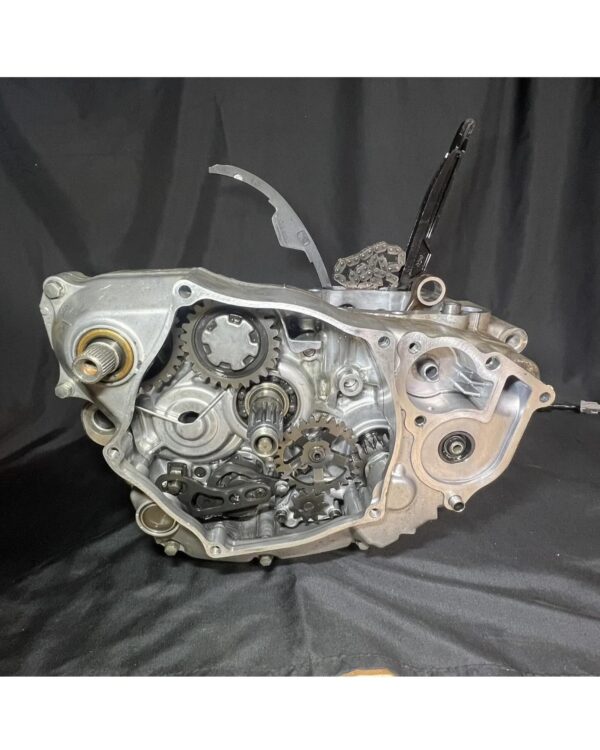 photo_6039382634690973275_w.jpg 2020 17-20 Kawasaki KX250F Engine Crank Case Bottom End OEM Damaged Case