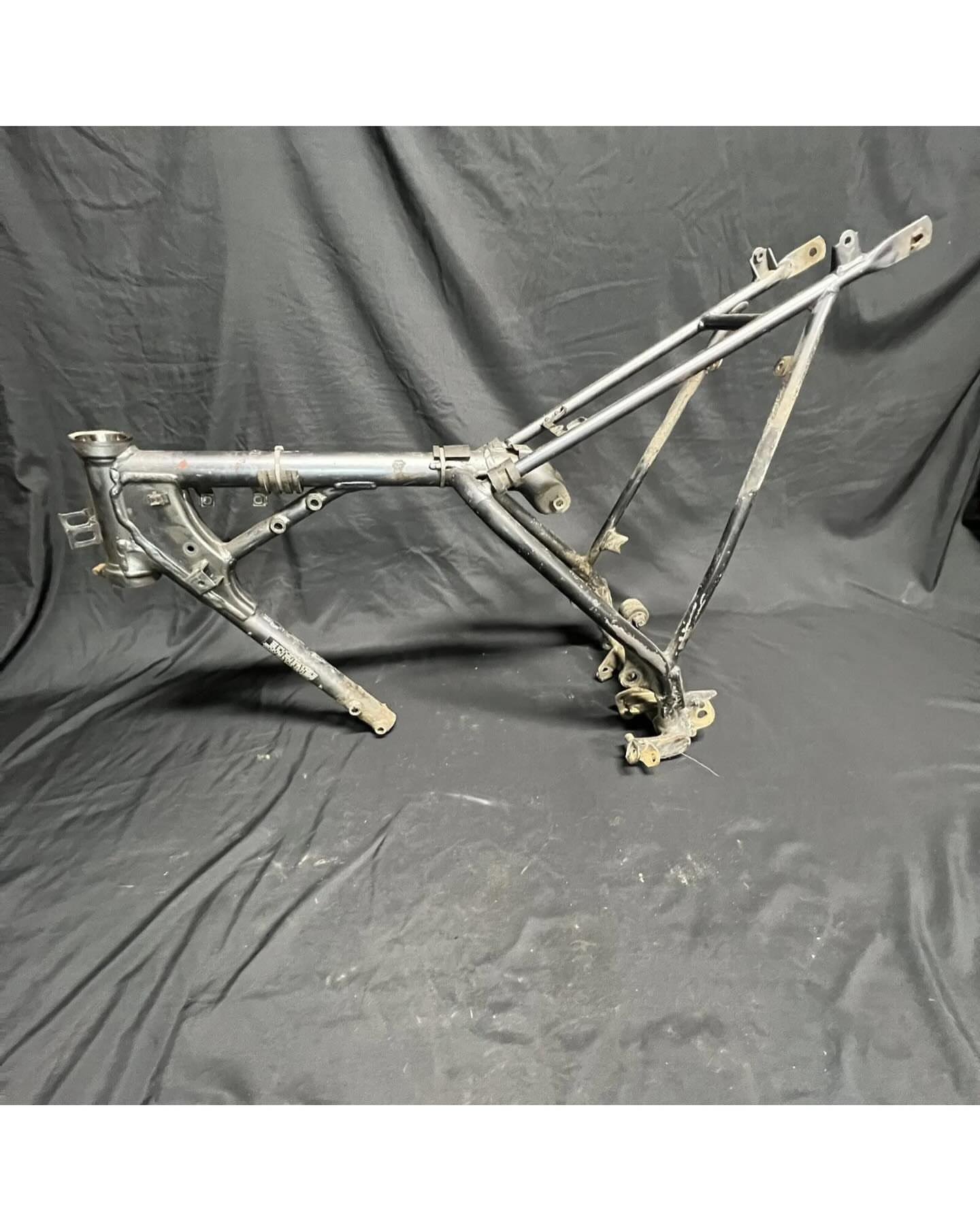 photo_6039382634690973279_w.jpg 2003 2004 2005 2006 KAWASAKI KLX125 KLX 125 MAIN FRAME-COMP 32160-S003-909 OEM - Image 1