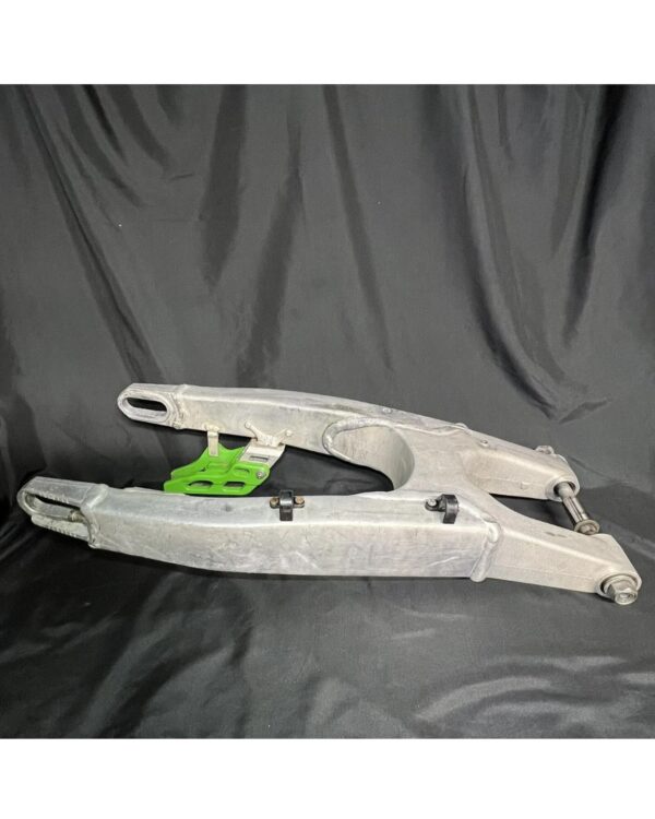 photo_6039382634690973281_w.jpg 17-20 2020 Kawasaki KX250F OEM Swingarm 33001-0728 Swing Arm KX250 KX 250 20