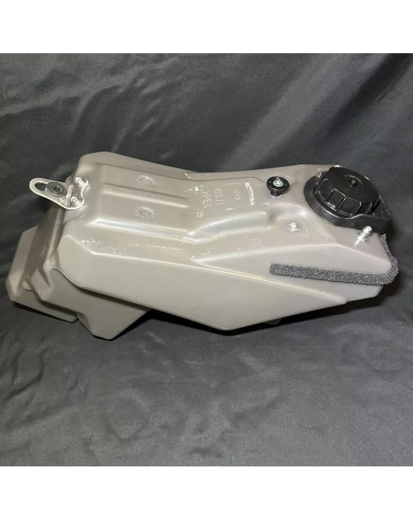 photo_6039382634690973500_w.jpg (LIKE NEW) 2020-2023 Yamaha YZ250FX OEM Gas Tank Petrol 2019-2023 YZ450FX Stock Fuel Cell - Image 1