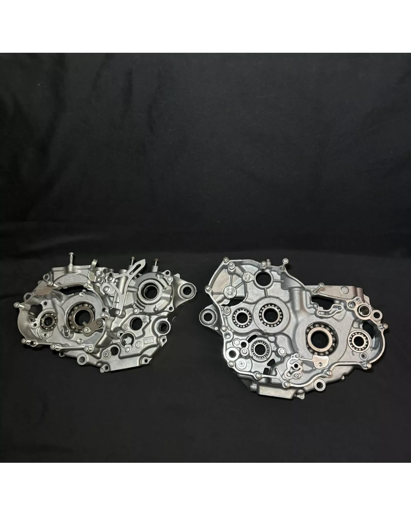 photo_6039382634690973634_w.jpg 2018-2022 Yamaha YZ450F OEM Crankcase Pair 19-23 WR450F Stock Engine Crank Cases - Image 1