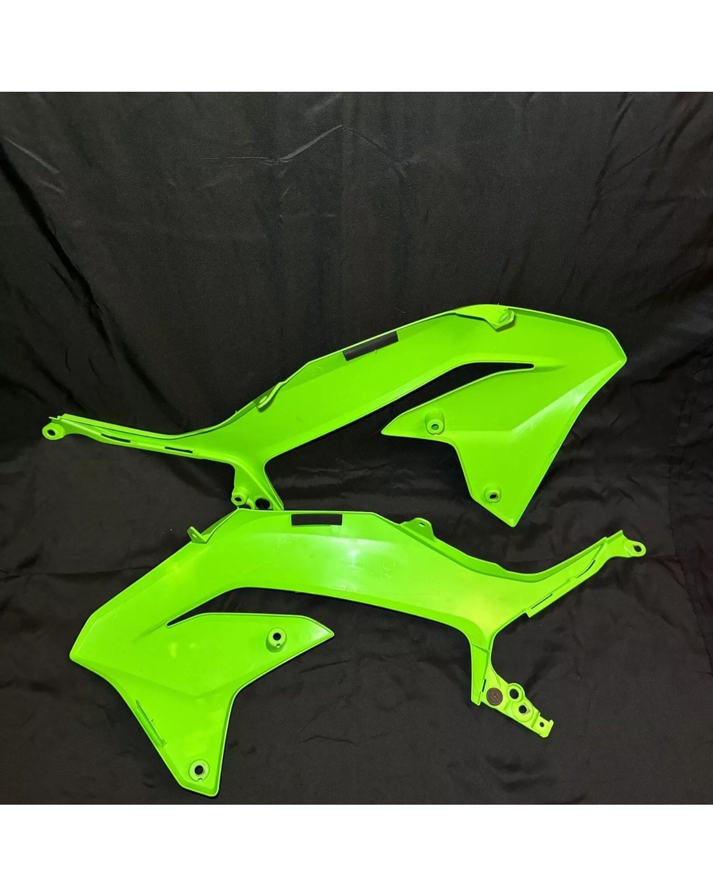 photo_6039382634690973717_w.jpg 2020-2024 KAWASAKI KLX230 KLX 230 S R RIGHT LEFT SIDE COVER SHROUD FAIRING SET - Image 1